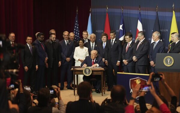 Россия занимает выжидательную позицию по мере эскалации войны с Ираном, рассчитывая на долгосрочные выгоды.