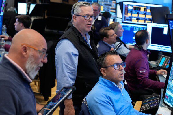 Российский танкер, находящийся под санкциями, пришвартовался на Кубе после того, как США разрешили ему проход, несмотря на энергетическую блокаду.