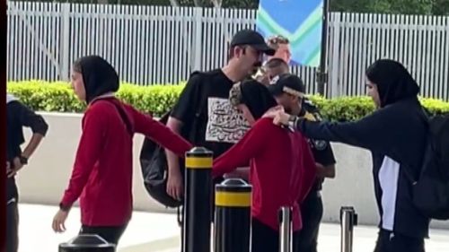 Высокопоставленный представитель иранской общины заявляет, что все больше футболистов ищут убежища.