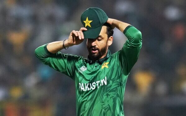 Шри-Ланка извлекла 87 тел из-под затонувшего у ее берегов иранского военного корабля, сбитого американской подводной лодкой.