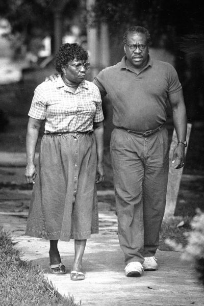 Судьи Верховного суда рассмотрят будущее гражданства по рождению. Вот как их семьи попали в Америку.