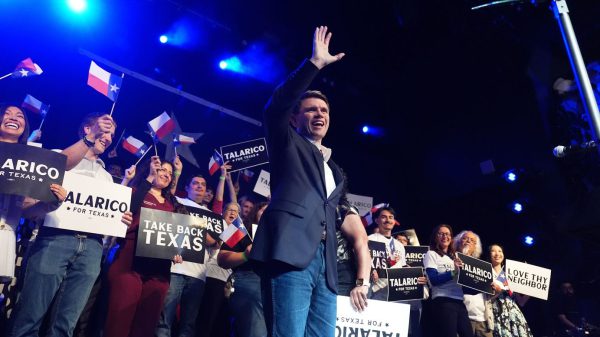 Таларико только что покорил большую гору в Техасе. Теперь ему предстоит восхождение на гору.