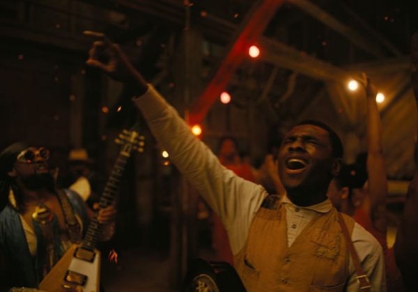 Восходящая звезда фильма «Грешники» начала свой путь с блюзового плейлиста от Райана Куглера.