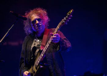 Группы The Cure, Yungblud, Fontaines DC и другие примут участие в новой благотворительной фотовыставке в Альберт-холле.