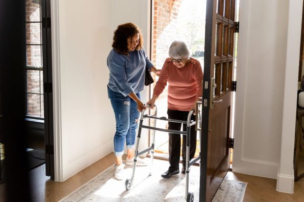 Гендерный разрыв в благополучии лиц, осуществляющих уход за больными, реален. Как его преодолеть?