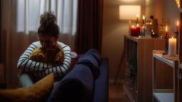 Видеоклип Тейлора Фрэнки Пола вызвал дискуссию о насилии в интимных отношениях. Узнайте о ранних признаках.