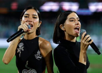 Группа The Veronicas записала кавер на песню Sombr «12 to 12» для программы «Like A Version» на радиостанции triple j.