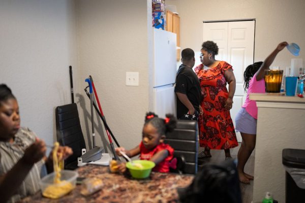 Они не хотели делать кесарево сечение. Судья должен был решить, как именно они будут рожать.