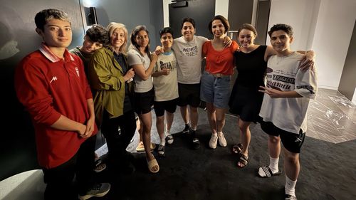 Ещё три иранских футболиста изменили своё решение остаться в Австралии. Ещё три иранских футболиста изменили своё решение остаться в Австралии.