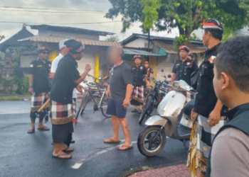 Туриста задержали за нарушение строгих правил Бали.