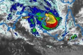 Согласно прогнозам, тропический циклон Нарелле обрушится на третий штат после пересечения побережья Северной территории.