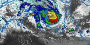 Согласно прогнозам, тропический циклон Нарелле обрушится на третий штат после пересечения побережья Северной территории.