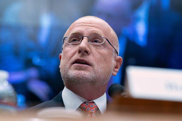 Команда Трампа оказывает давление на СМИ: Расскажите историю войны так, как мы её видим.