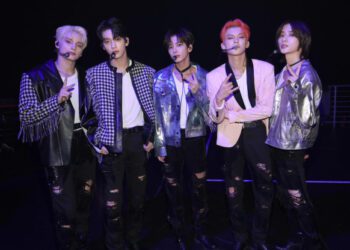 TXT, P1Harmony, NCT 127 и другие суперзвезды K-Pop присоединятся к составу участников KCON LA 2026. TXT, P1Harmony, NCT 127 и другие суперзвезды K-Pop присоединятся к составу участников KCON LA 2026.