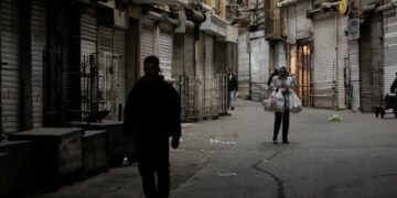 США не будут наносить удары по иранским электростанциям в течение 5 дней, продлевая срок, установленный Трампом для возобновления работы Ормузского пролива.