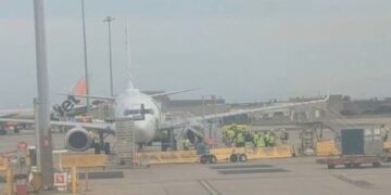 Возгорание электронной сигареты в самолете привело к срабатыванию экстренной службы в аэропорту Мельбурна.