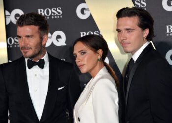 Виктория и Дэвид Бекхэм поздравили своего отчужденного сына Бруклина с днем рождения на фоне семейных разногласий: «Мы тебя очень любим».