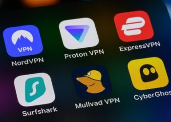 Популярность VPN-сервисов резко возросла, а Pornhub отказался от демонстрации обнаженного тела в знак протеста против новых законов.