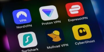 Популярность VPN-сервисов резко возросла, а Pornhub отказался от демонстрации обнаженного тела в знак протеста против новых законов.