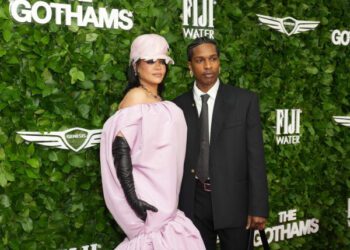 Женщина арестована за стрельбу в доме Рианны в Лос-Анджелесе.