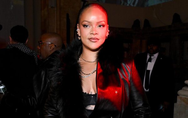 Установлена личность женщины, арестованной по подозрению в стрельбе в особняке Рианны, залог установлен в размере 10,2 миллиона долларов.