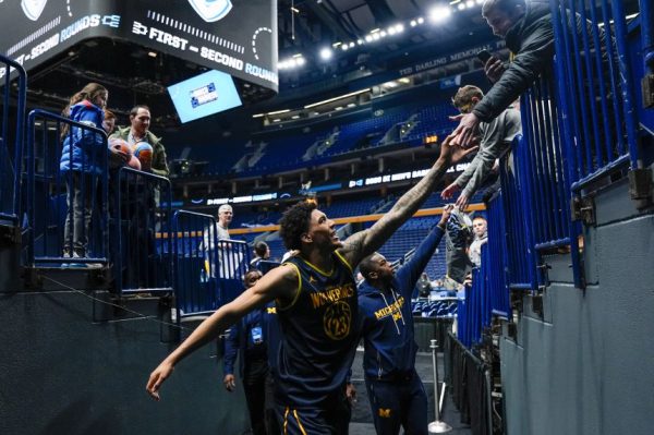 Мама Якселя Лендеборга практически силой привела его к баскетбольной славе. Пока она борется с раком, он отплачивает ей за это.