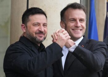 Зеленский заявляет, что Украина ожидает одобрения Белого дома по соглашению с США о производстве беспилотников.