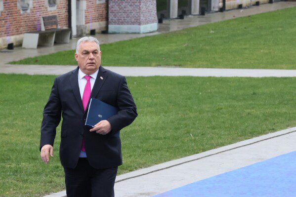 Зеленский заявляет, что Украина ожидает одобрения Белого дома по соглашению с США о производстве беспилотников.