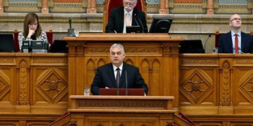 Зеленский заявил, что 30-дневная отмена санкций США в отношении российской нефти — «неправильное решение».