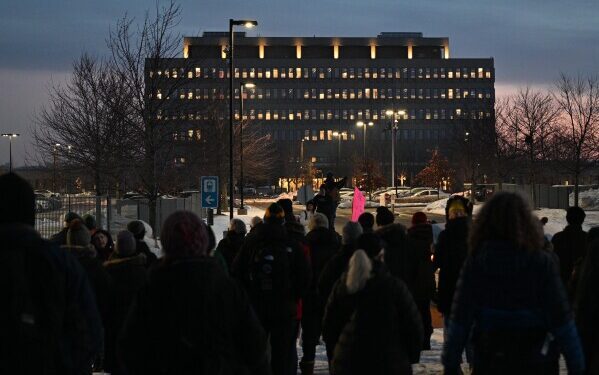 Десять действующих и бывших мексиканских чиновников обвиняются в США в пособничестве наркоторговле.