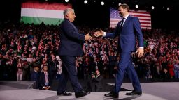 Круговое движение стоимостью 1,5 миллиона долларов, ведущее из ниоткуда в никуда, демонстрирует «орбанистскую экономику».