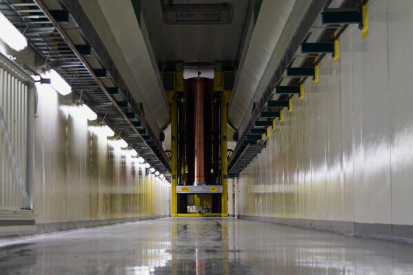 Вскоре в 1,9 миллиарда лет отложенных ядерных отходов будет создано первое в мире постоянное хранилище ядерных отходов.