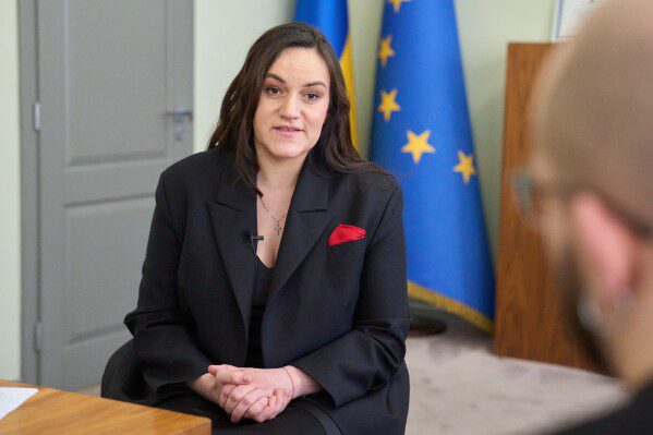 В Ливане сохраняется хрупкое затишье, поскольку перемирие, достигнутое при посредничестве США, сохраняется, и семьи возвращаются домой.