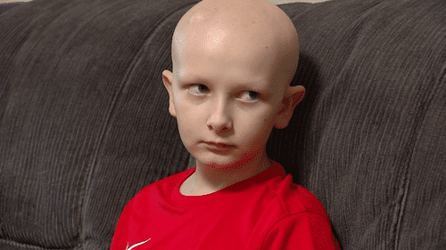 Семья из Аделаиды вынуждена собирать средства на спасительную терапию рака для своего мальчика с помощью краудфандинга после того, как обещание не было выполнено.