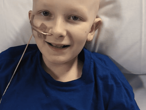 Семья из Аделаиды вынуждена собирать средства на спасительную терапию рака для своего мальчика с помощью краудфандинга после того, как обещание не было выполнено.