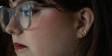 Усыновленные и запертые: детям обещали «вечный дом», но вместо этого их помещают в коммерческие учреждения.