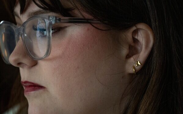 Усыновленные и запертые: детям обещали «вечный дом», но вместо этого их помещают в коммерческие учреждения.