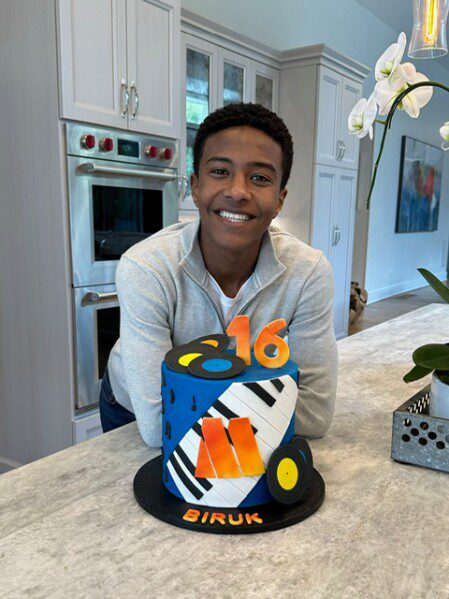 Усыновленные и запертые: детям обещали «вечный дом», но вместо этого их помещают в коммерческие учреждения.