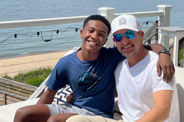 Усыновленные и запертые: детям обещали «вечный дом», но вместо этого их помещают в коммерческие учреждения.