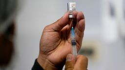 После года потрясений исследователи рака видят многообещающие признаки эффективности мРНК-вакцин.