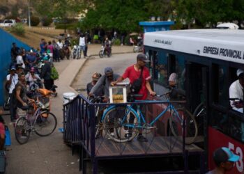 Подводный автобус в Гаване стал решающим фактором во время топливного кризиса на Кубе.