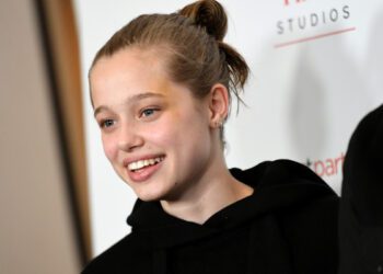 Дочь Анджелины Джоли, Шило, неожиданно появилась в клипе Даён на песню «What's a Girl to Do»: смотрите видео.