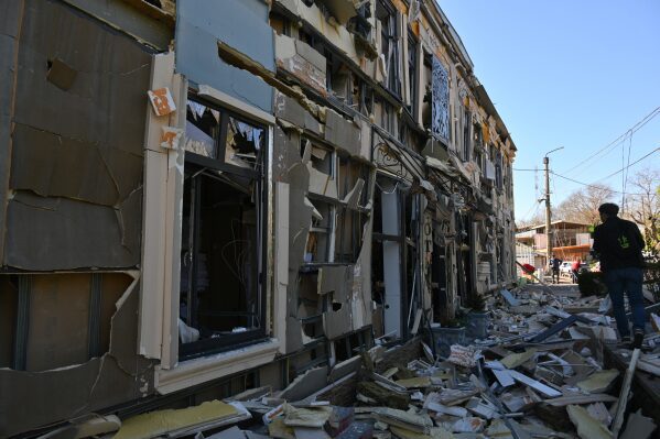 В России сгорел еще один нефтеперерабатывающий объект, а Зеленский хвалится возможностями украинских беспилотников.