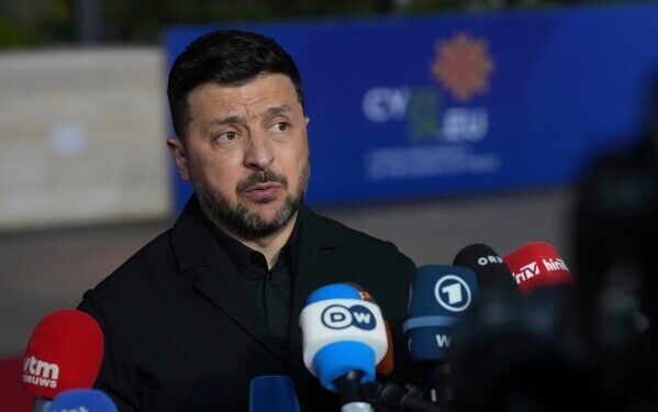 В России сгорел еще один нефтеперерабатывающий объект, а Зеленский хвалится возможностями украинских беспилотников.