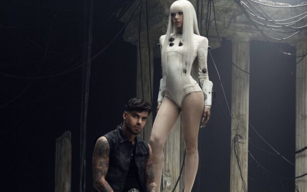 Анима представила впечатляющее выступление на Coachella 2026 со специальными гостями LISA, Joji и другими.