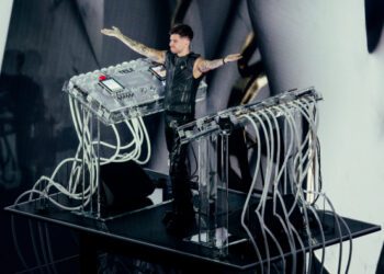 Выступление Anyma на Coachella 2026 отменено из-за сильного ветра: «Мы сделали все, что в наших силах». Выступление Anyma на Coachella 2026 отменено из-за сильного ветра: «Мы сделали все, что в наших силах».