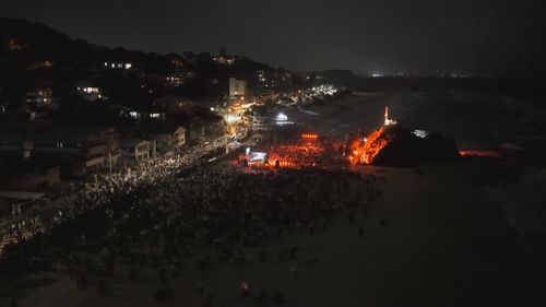 «Ужасно»: бунт омрачил утренние службы в честь Дня АНЗАК в Сиднее и Мельбурне.