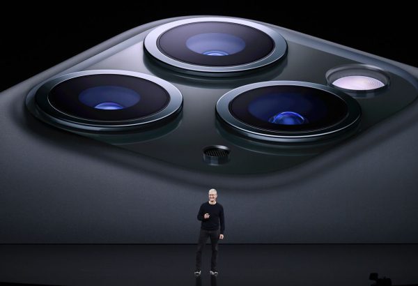 Генеральный директор Apple Тим Кук уйдет в отставку после более чем десяти лет работы.