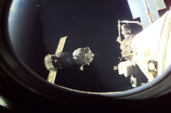 В то время как четыре астронавта стремятся войти в историю на Луне, Трамп рекомендует сократить бюджет НАСА.