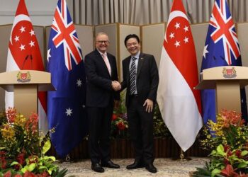 Австралия заключила соглашение с Сингапуром о поставках топлива. Но почему цены по-прежнему высоки?